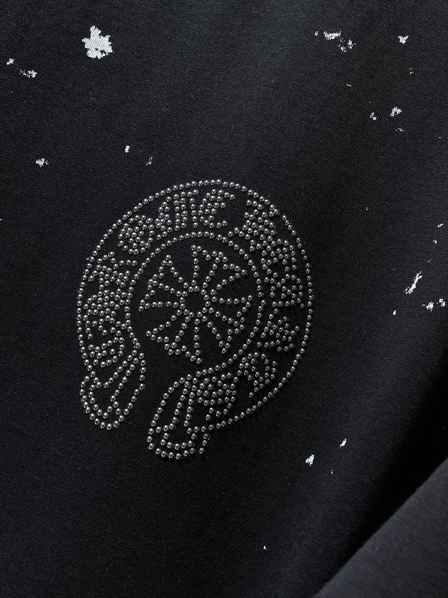 P160 New Chrome Hearts 25ss for summer. High gram weight, environmentally friendly and high-quality top-grade fabric. 260g~270g. Chrome graffiti splashed ink and hot diamond horseshoe short sleeves. Counter synchronization. 1:1 replica version. Recommended colors: white, black. Size: S, M, L, XL.